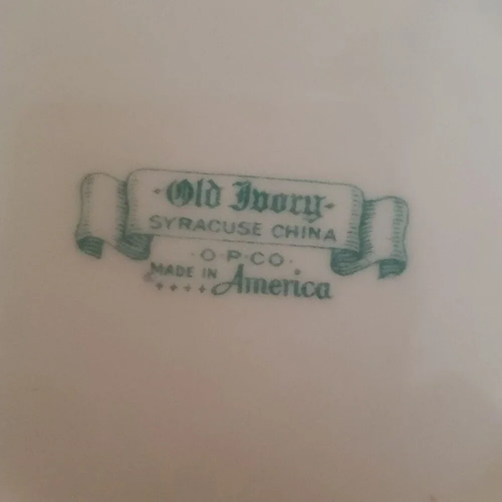 Syracuse Old Ivory Bombay pattern SUGAR BOWL AND LID - flaw